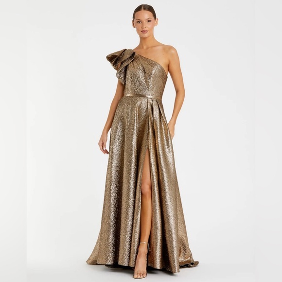 Max Duggal - One shoulder Metallic Brocade Ballgown - Picture 1 of 12